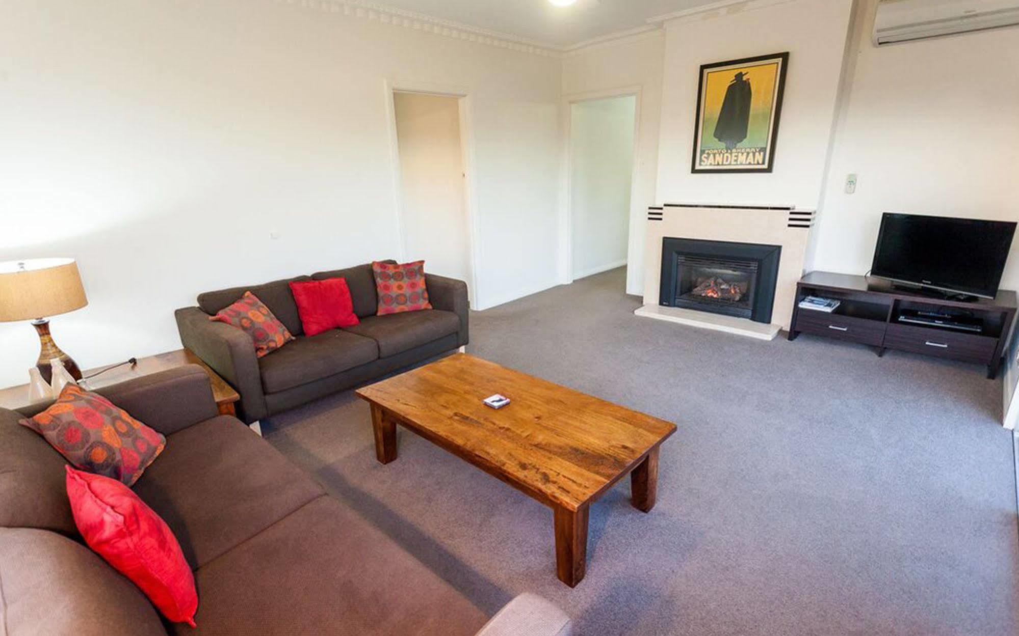 Point Lonsdale Holiday Apartments (Adults Only) Queenscliff Exteriör bild