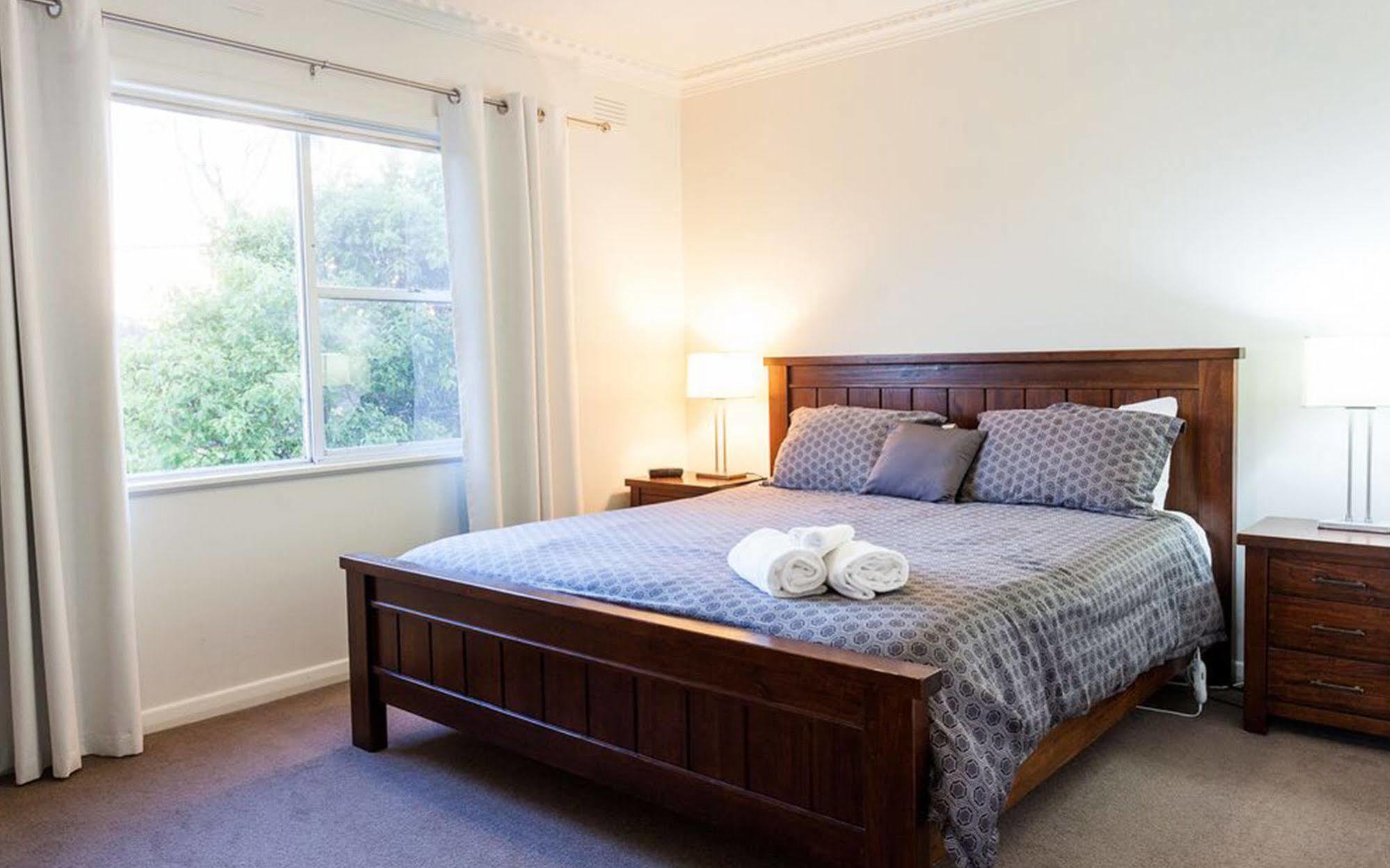 Point Lonsdale Holiday Apartments (Adults Only) Queenscliff Exteriör bild