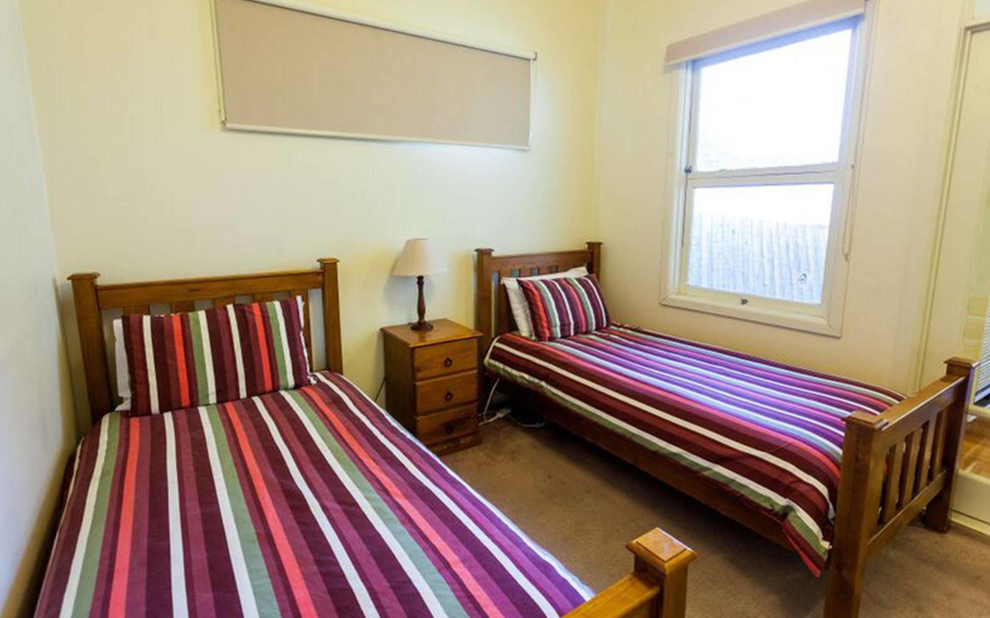 Point Lonsdale Holiday Apartments (Adults Only) Queenscliff Exteriör bild