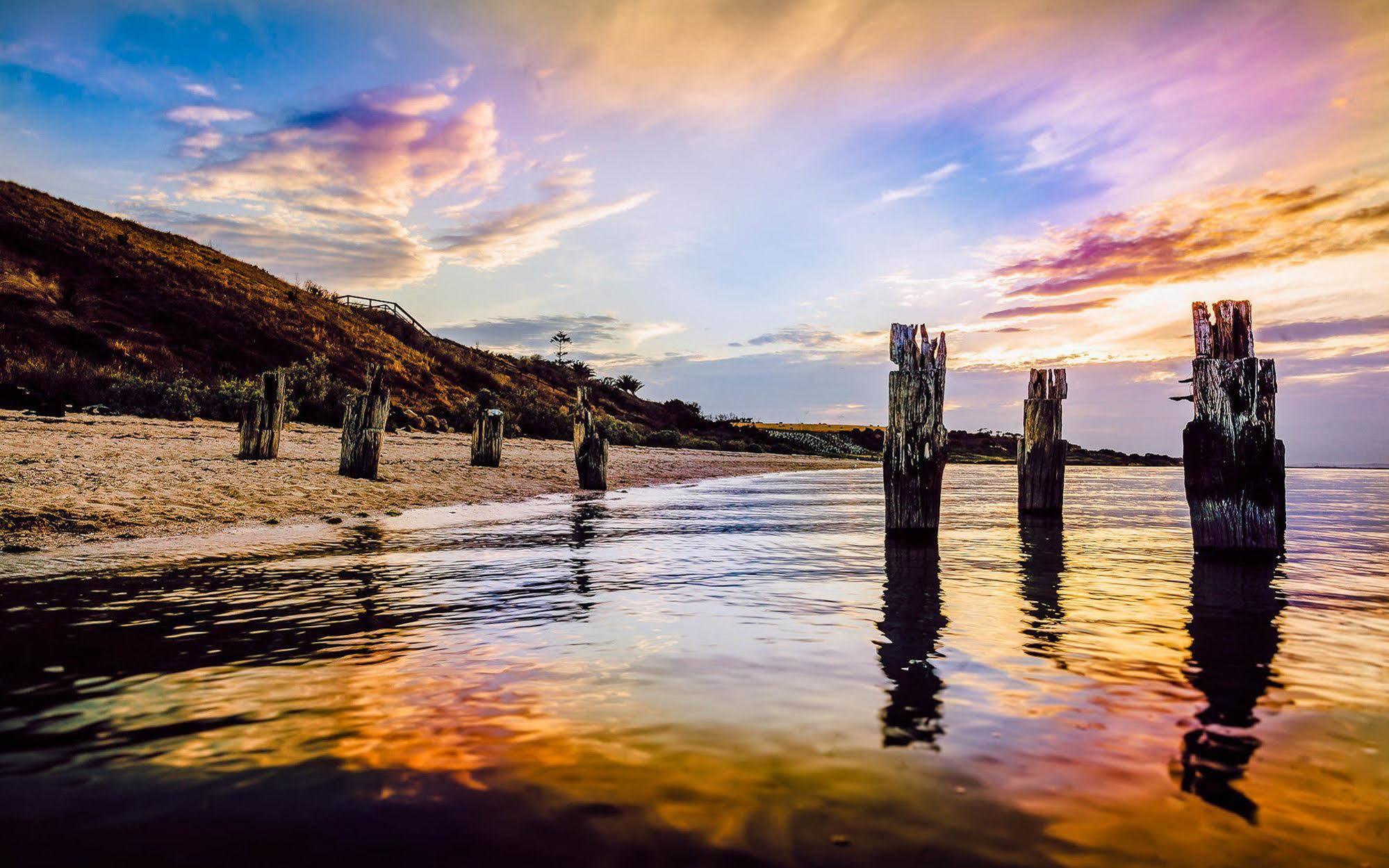 Point Lonsdale Holiday Apartments (Adults Only) Queenscliff Exteriör bild