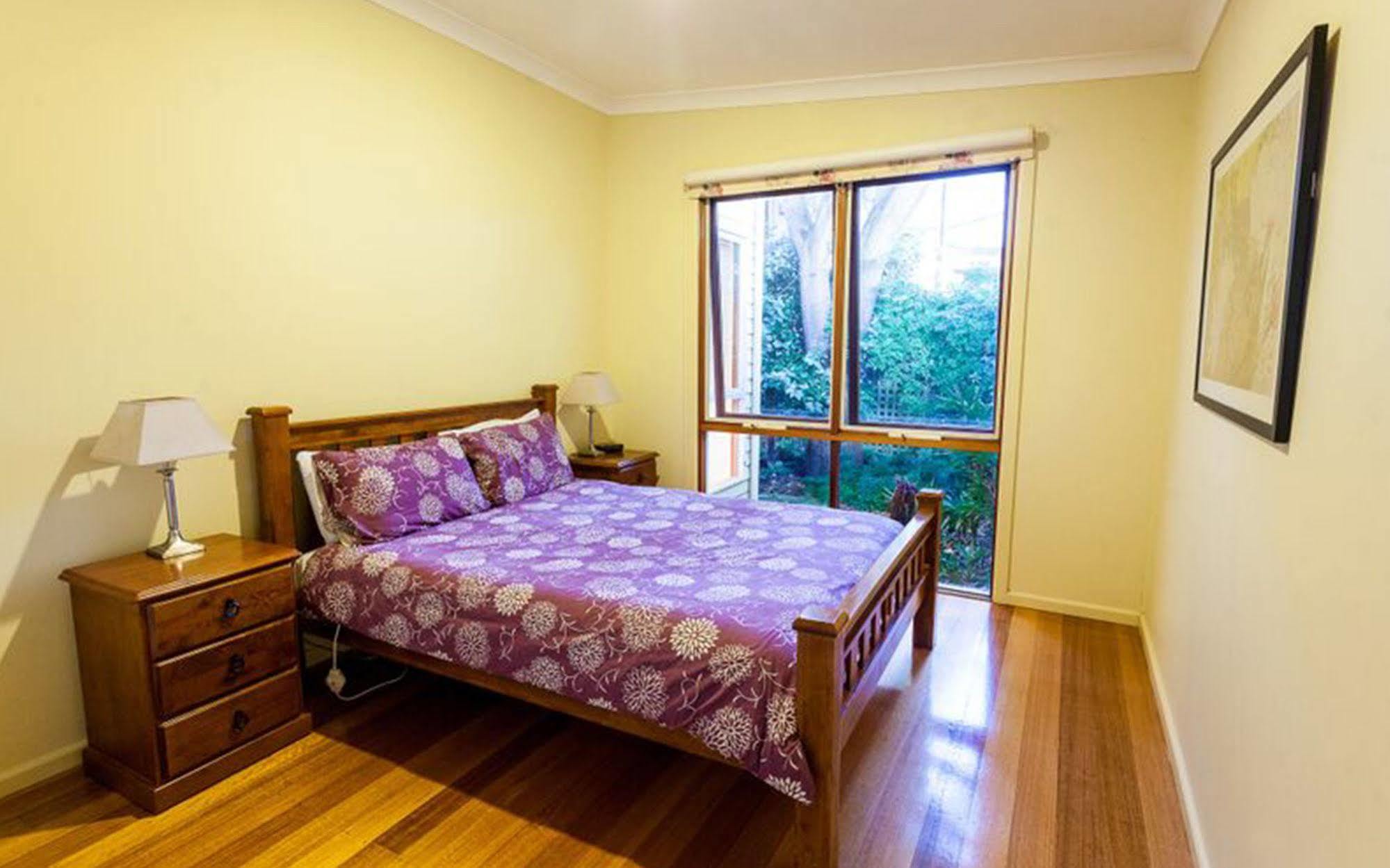 Point Lonsdale Holiday Apartments (Adults Only) Queenscliff Exteriör bild
