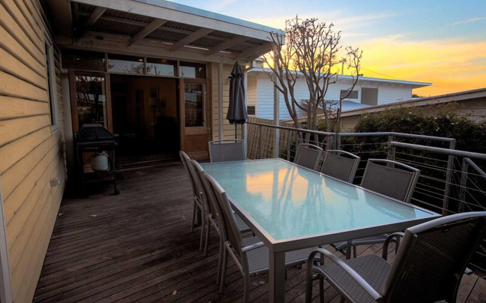 Point Lonsdale Holiday Apartments (Adults Only) Queenscliff Exteriör bild