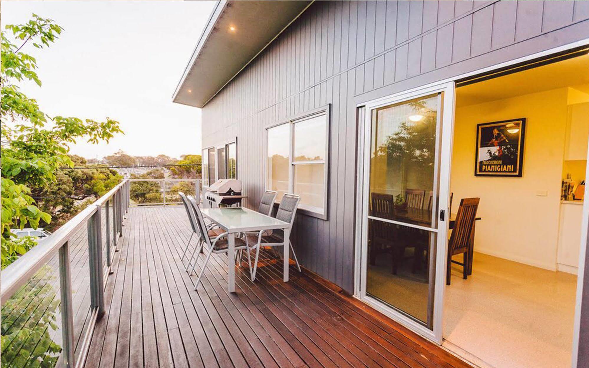 Point Lonsdale Holiday Apartments (Adults Only) Queenscliff Exteriör bild
