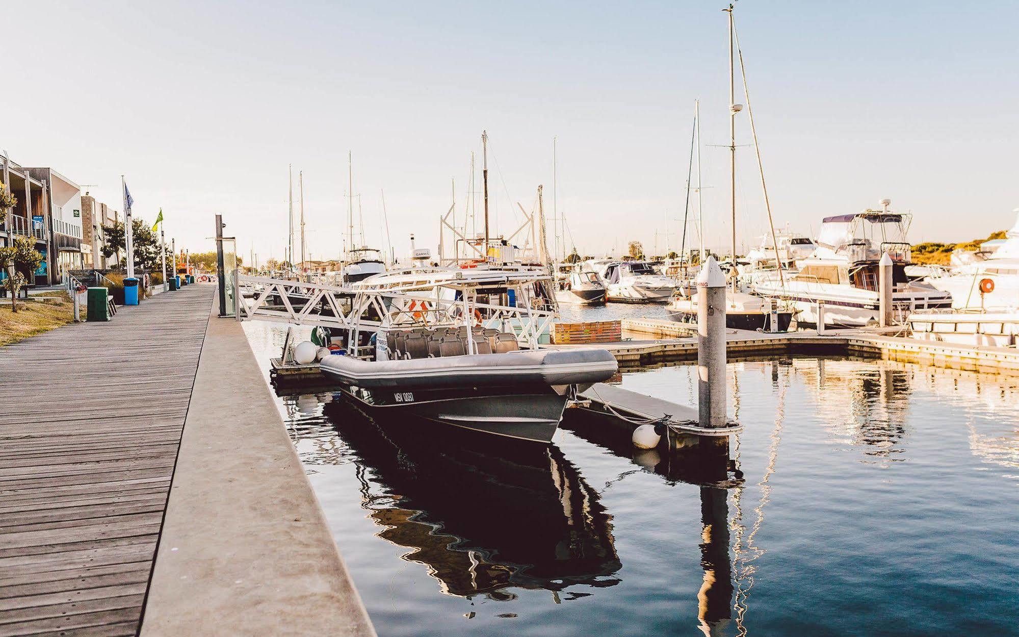 Point Lonsdale Holiday Apartments (Adults Only) Queenscliff Exteriör bild